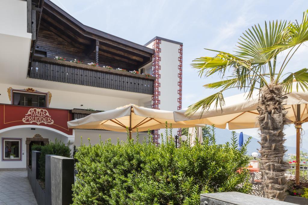 Hotel Schlosswirt Schenna Exterior foto