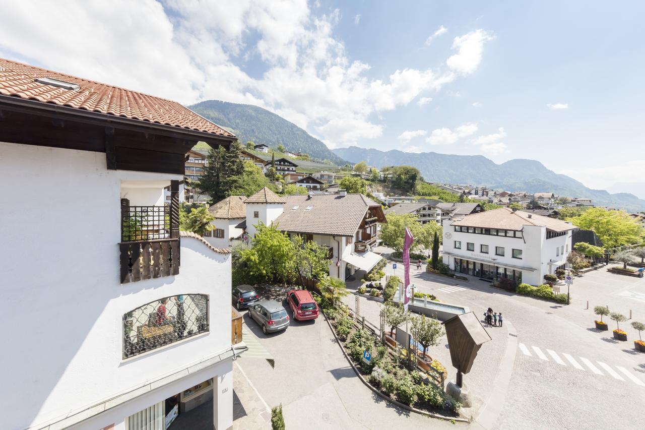 Hotel Schlosswirt Schenna Exterior foto